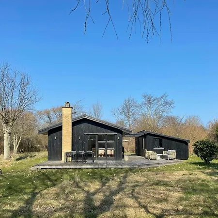 Dom wakacyjny Summer House A Few Minutes Walk From Sejro Bay Yderby